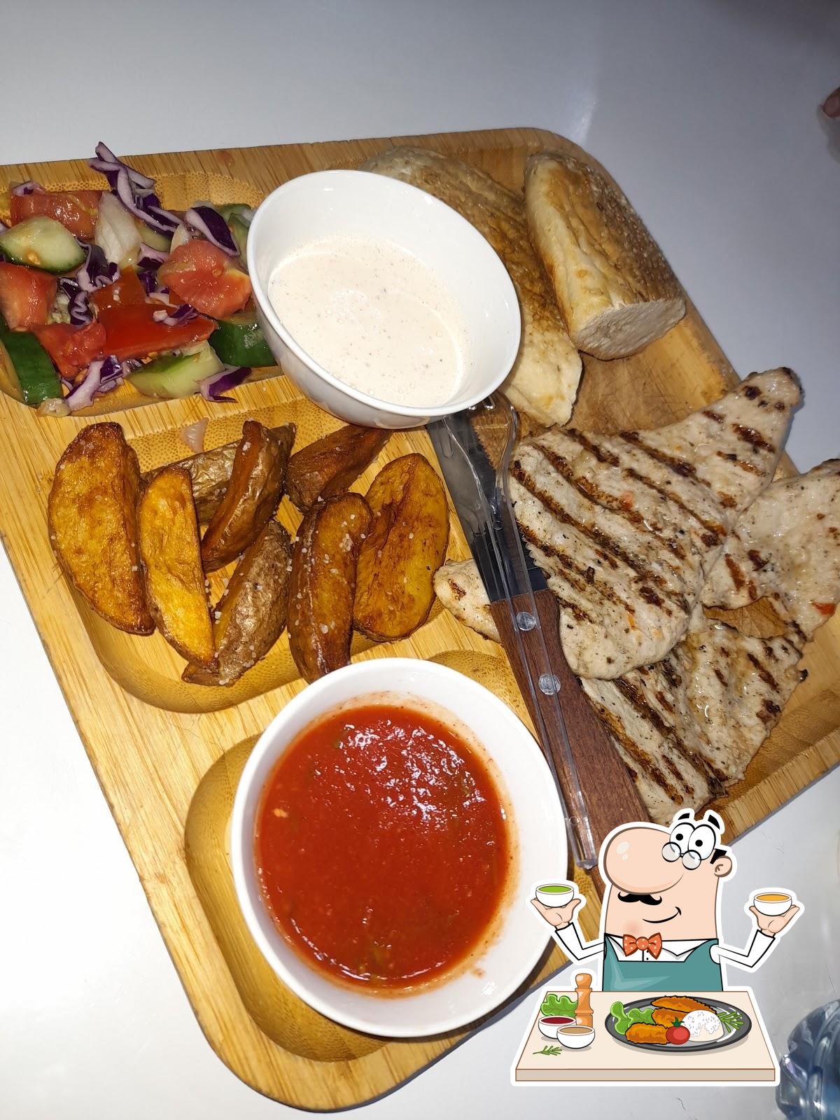 Еда в "Akbar Bey Kebab - Ресторан турецкой кухни"