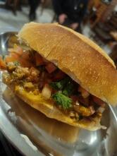 Quais Quais Quais Bar