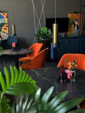 Queen Lounge