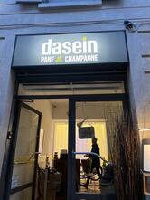 Dasein Pane & Champagne