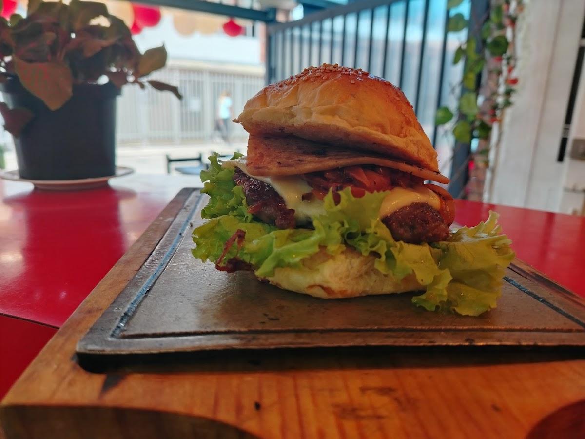 BÖRO HAMBURGUESERÍA