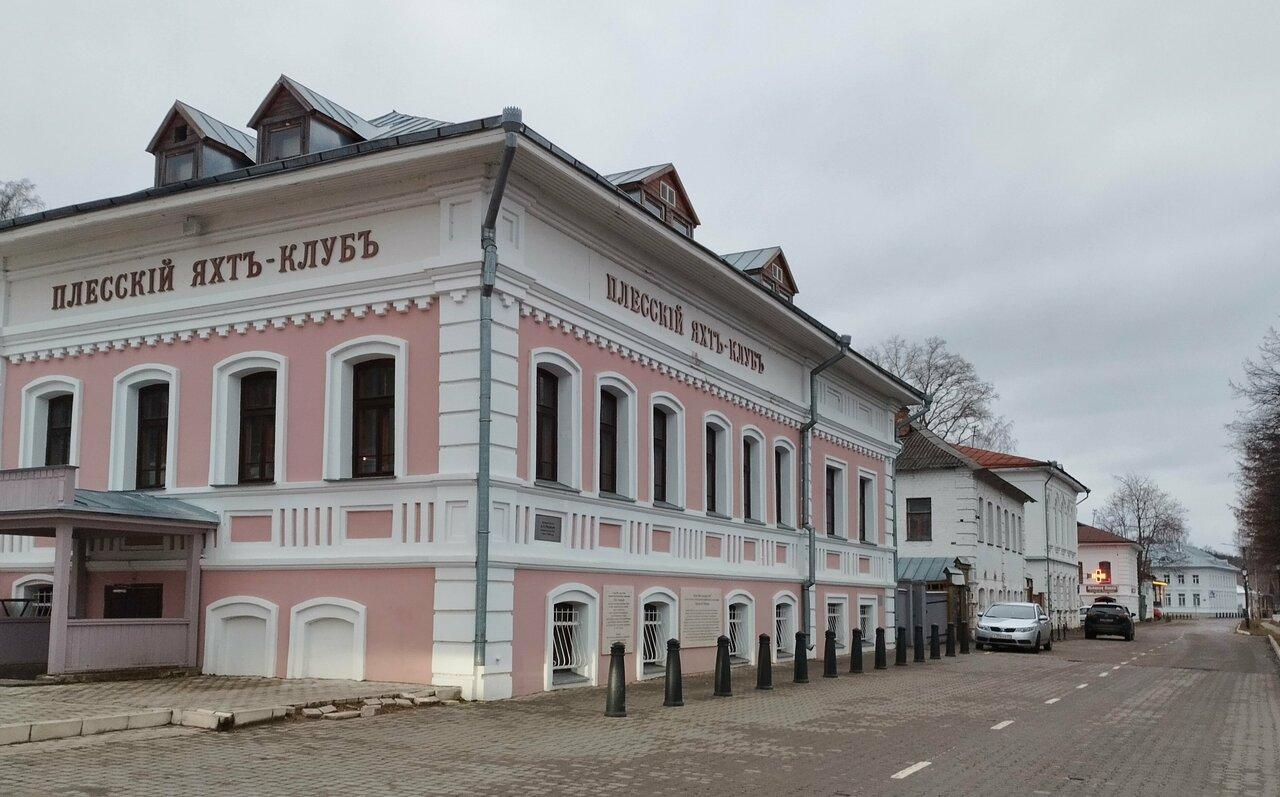 Яхт-клуб, ресторан