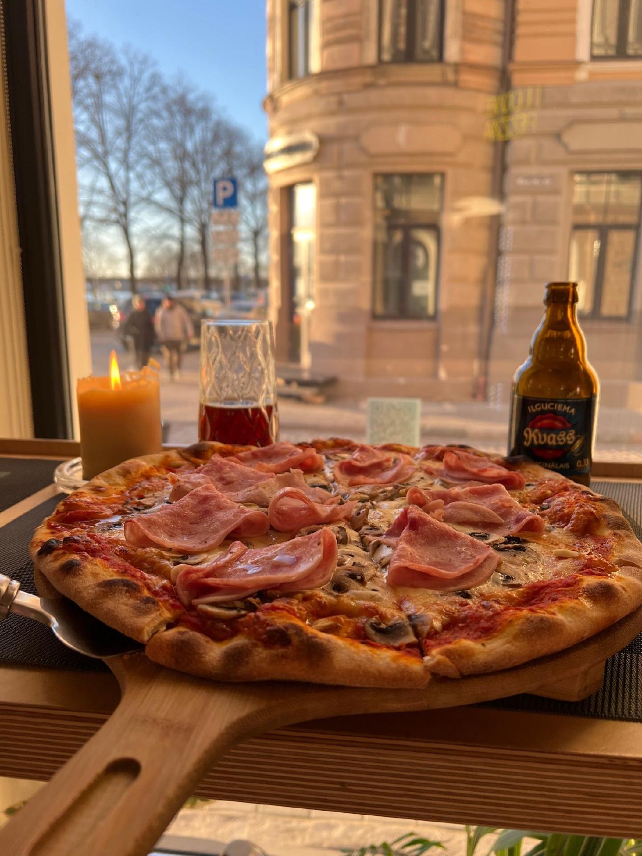 Black Buffalo Pizzeria