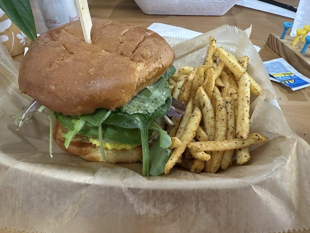 Maples on Main - Local Cafe
