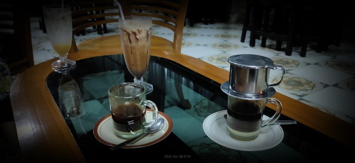 Black or White Kafe & Resto