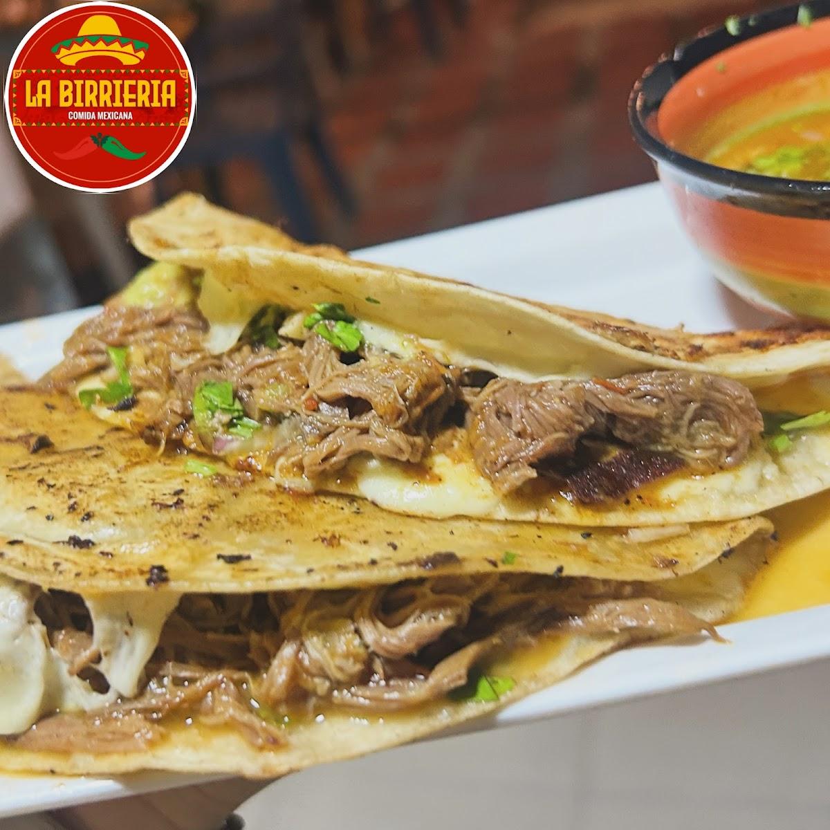 La Birrieria Garzon - Comida Mexicana