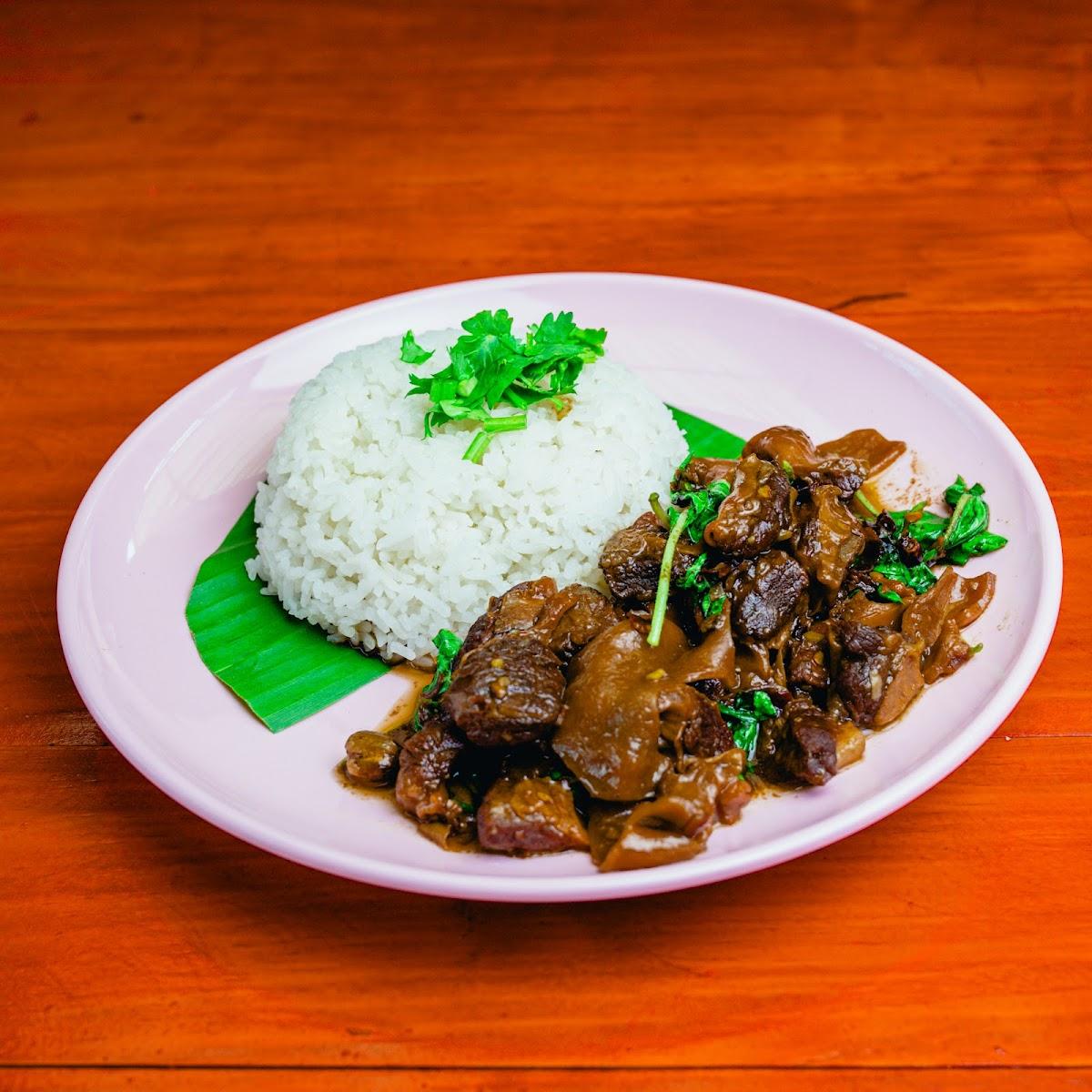 ข้าวหมูทอด ครัวคุณย่า