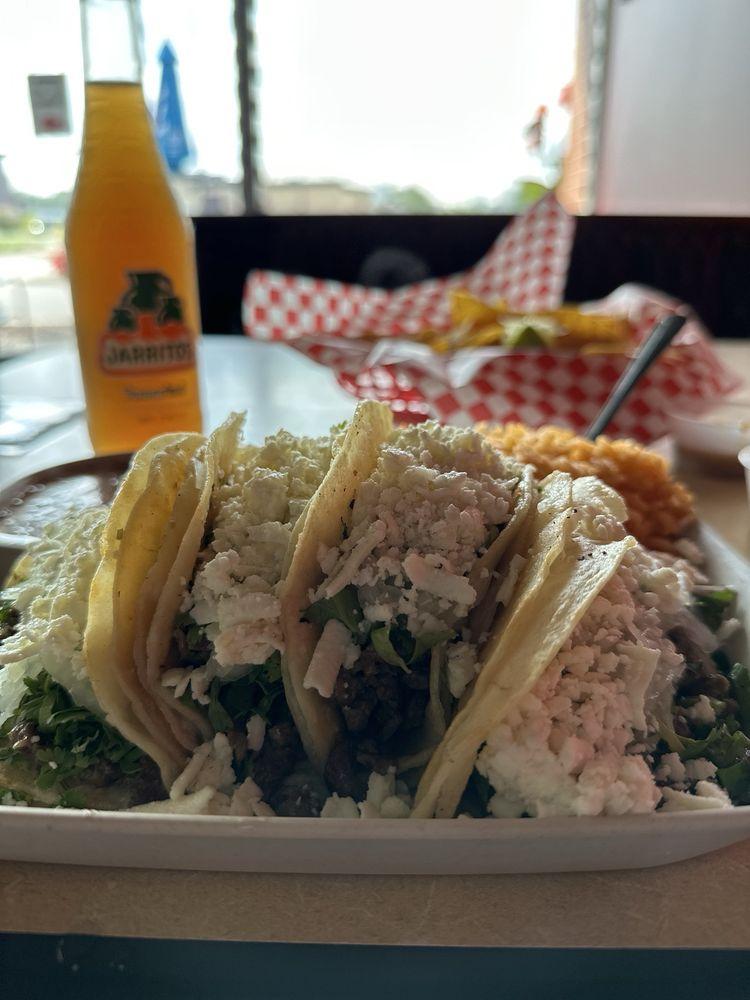 Coronas Tacos