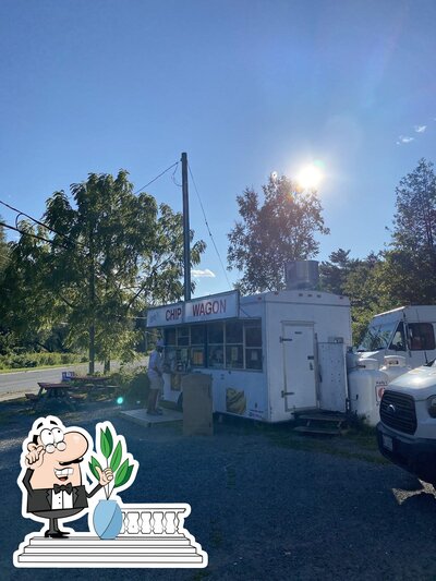 Profitez de la vue extérieure de Sandy’s chip wagon