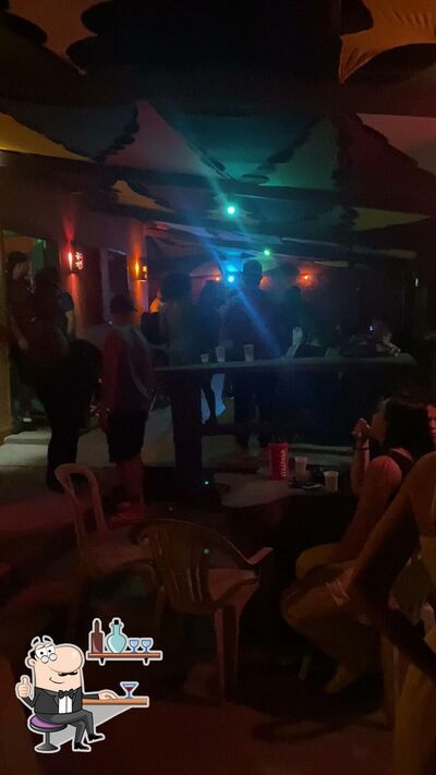 Veja imagens do interior do Sana Bambu Bar