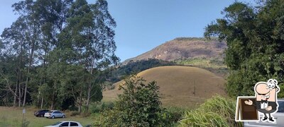 Desfrute da vista da área externa do Pesque e Pague Papagaio