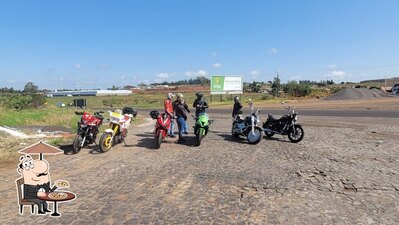 Desfrute da vista da área externa do Fabricio's Bar