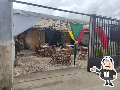 Veja imagens do interior do Patty Café