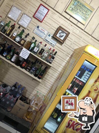 Veja imagens do interior do Nanos's Bar