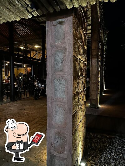 Desfrute da vista da área externa do Santo Graal restaurante