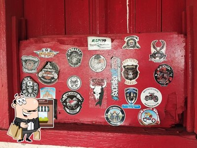 a área exterior é uma característica importante do Bar do Padrim