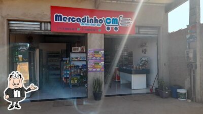 Sente em uma das mesas no Churrascaria e Lanchonete Formoso