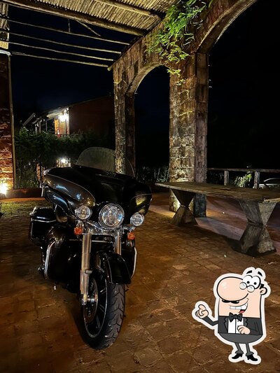 o exterior é uma característica importante do Santo Graal restaurante