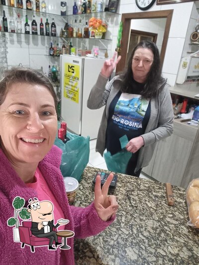 Veja imagens do interior do Bar da Bia