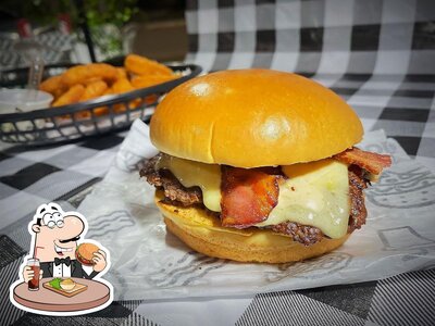 Experimente um hambúrguer no Bistrô 460