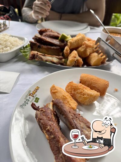 Comida em Restaurante Poço do Tarzan