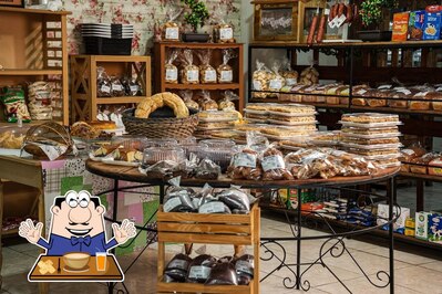 Comida em Padaria Cajuri