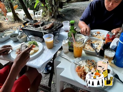 Comida em Restaurante Poço do Tarzan