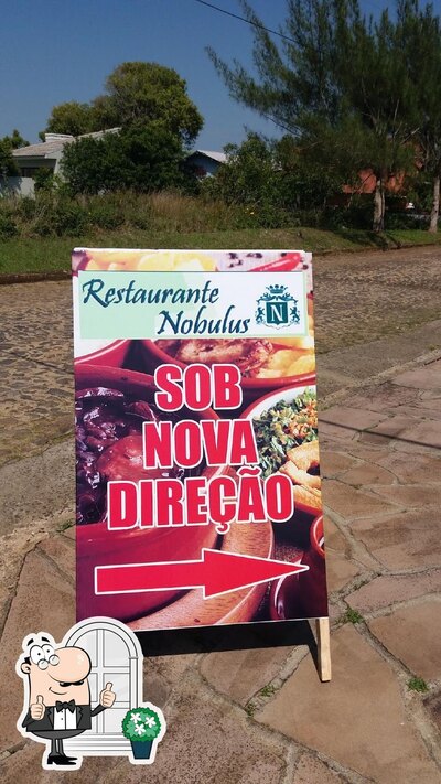 a área exterior é uma característica importante do Restaurante Nobulus