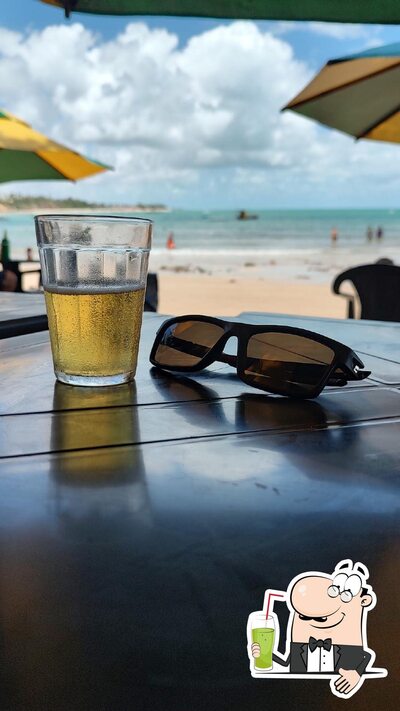 Venha provar diferentes drinques servidos no Quiosque Recanto dos Corais