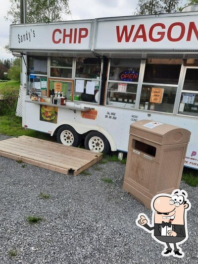 Profitez de la vue de l'espace ouvert de Sandy’s chip wagon