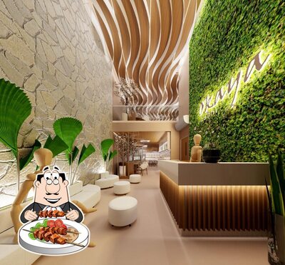 Platos en Okaya Sushi Santos