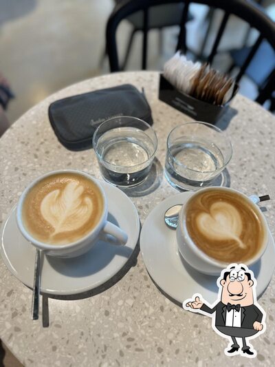 Dai un'occhiata agli interni di CAFFE IN Porec